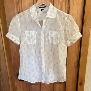 GAP Shirt Womens size 8 White Leaf Printed Button Short Sleeve Cotton Silk